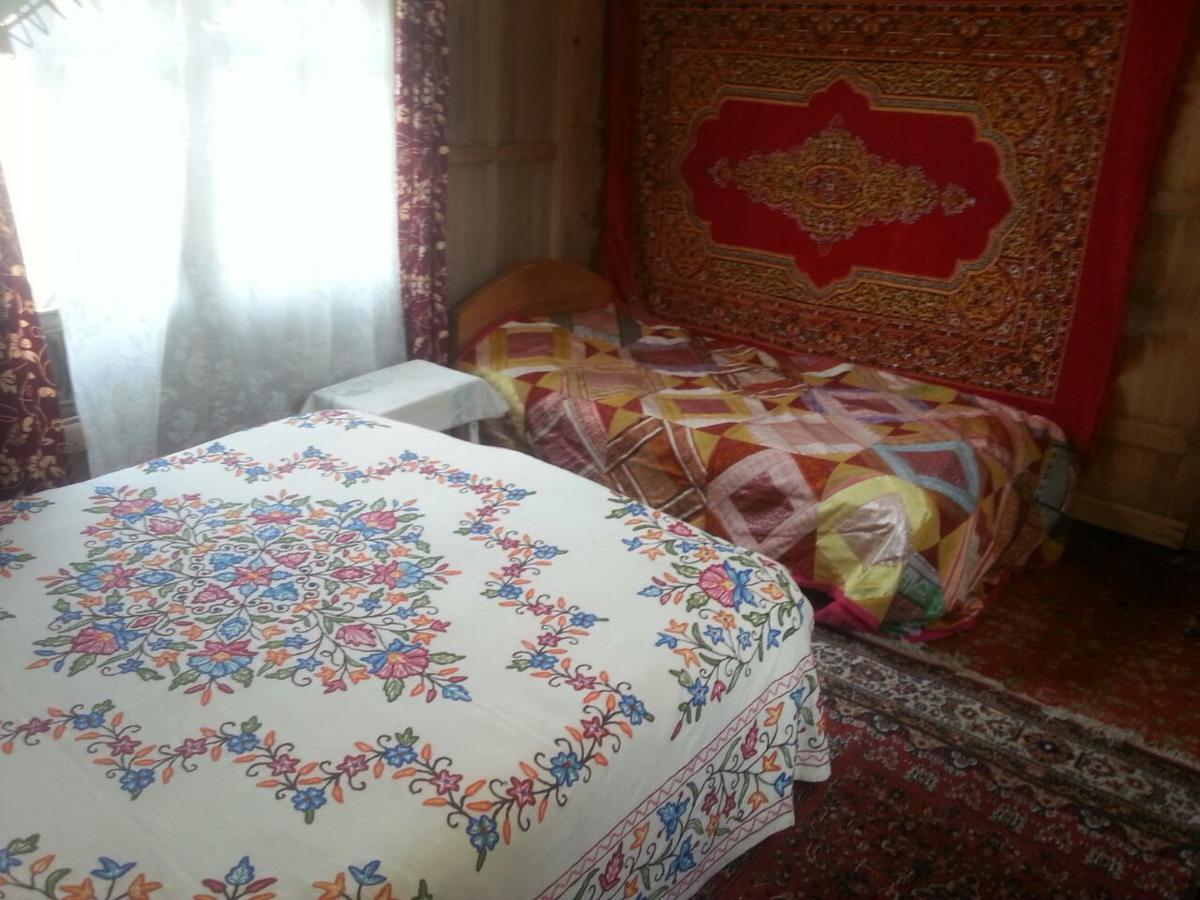 Houseboat - City Of Kashmir Otel Srīnagar Dış mekan fotoğraf